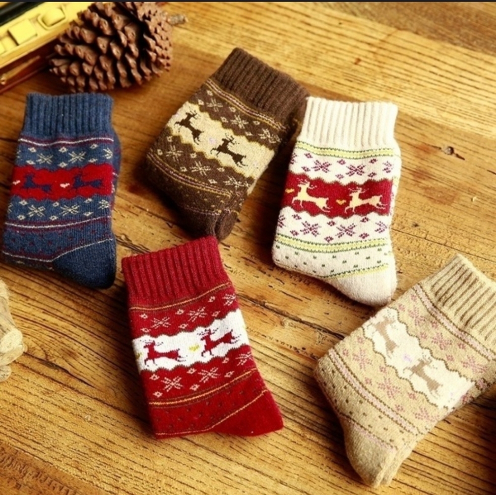 🍁3/$25 5 Pr Holiday Reindeer Socks - Picture 2 of 8